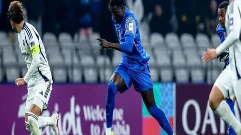 中国电影史上首部百亿票房电影问世